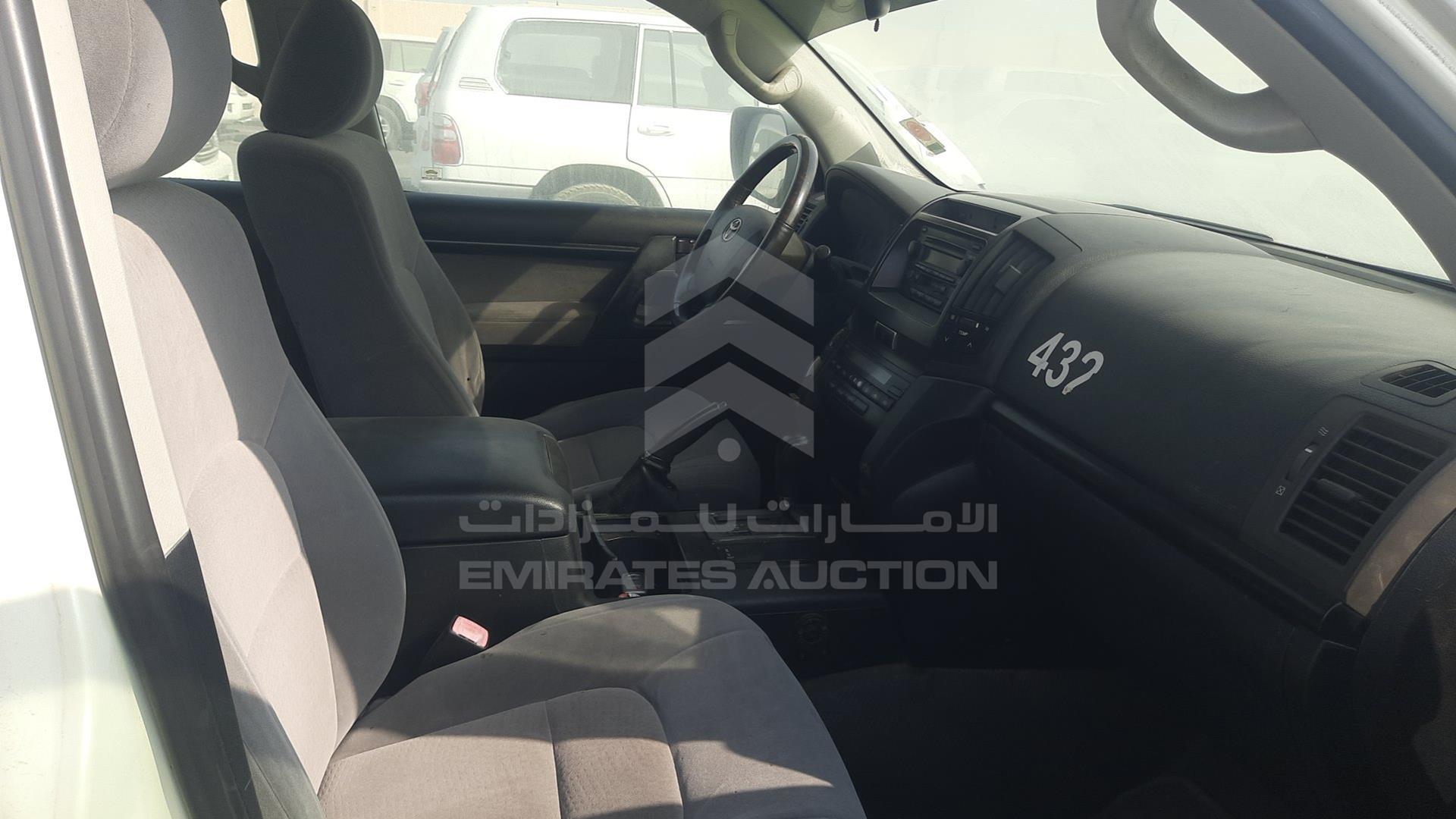 2011 TOYOTA LAND CRUISER VIN: JTMDU09J8B4043403