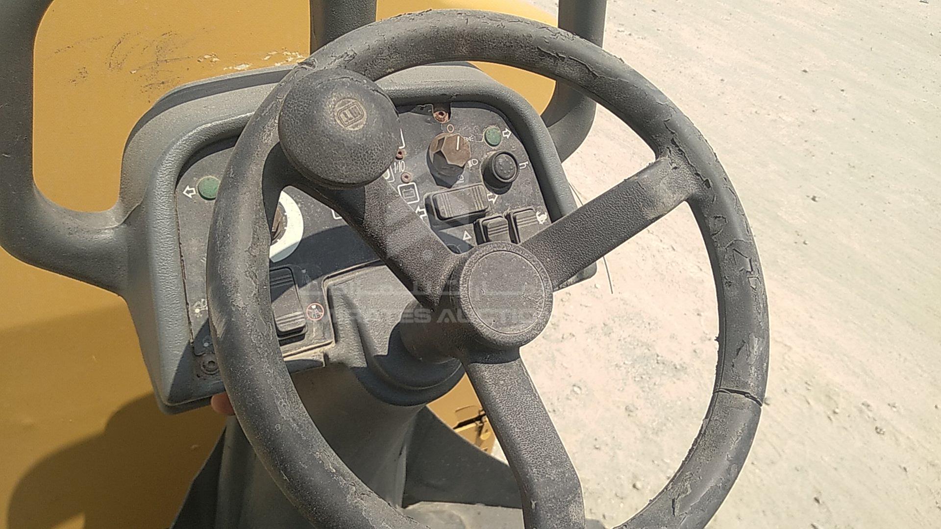 2015 CATERPILLAR --- VIN: CATCB14BB47800276