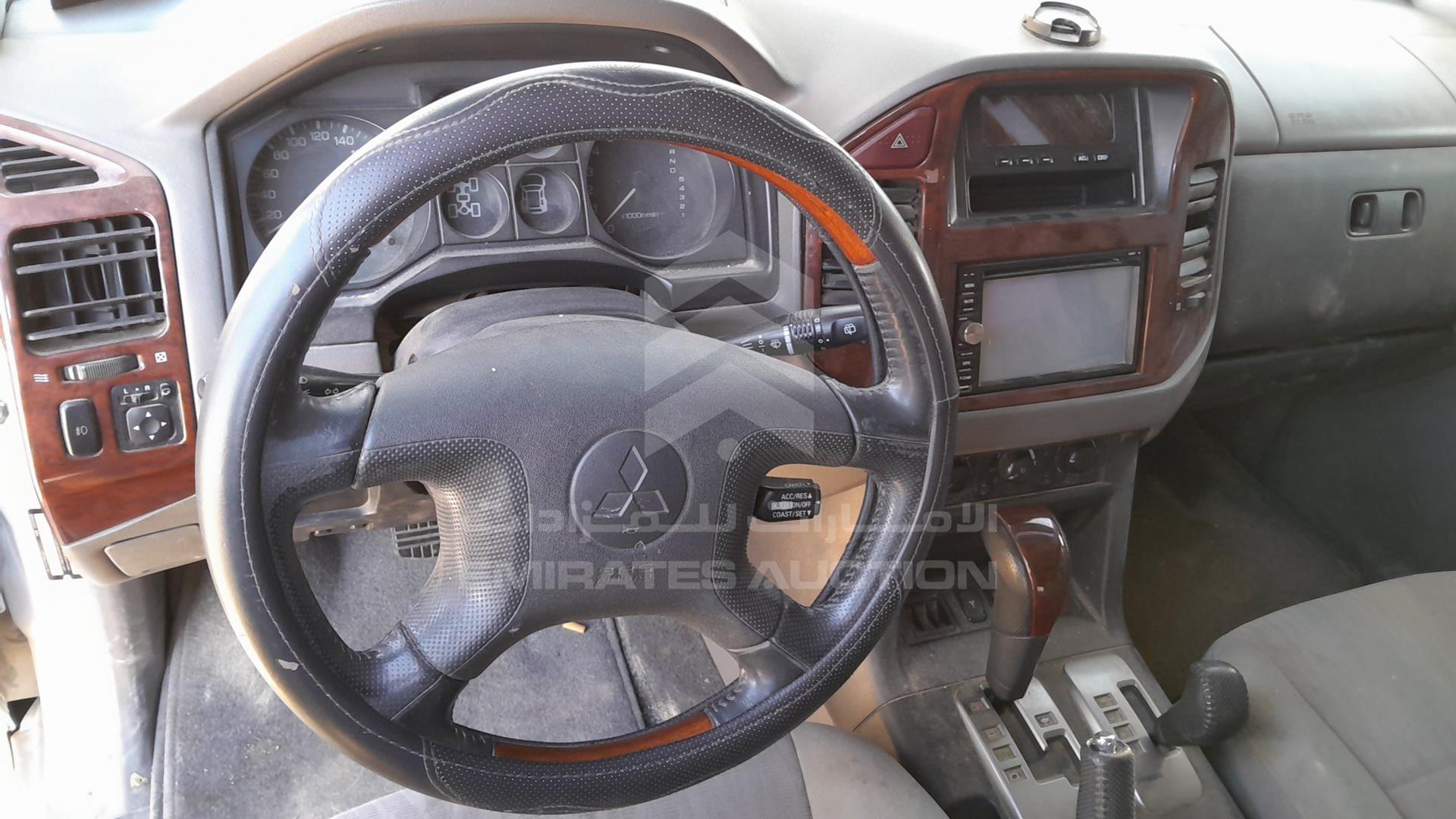 2004 MITSUBISHI PAJERO VIN: JE4MR62R04J702153
