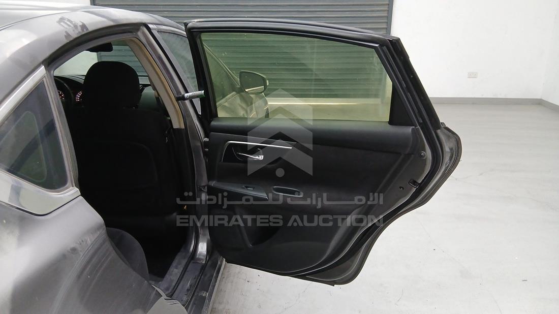 نيسان التيما 2013 — الباب الخلفي الأيمن — صورة 29