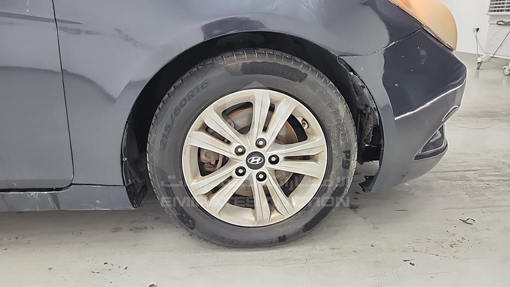 5NPEB4AC4BH172148 - 2011 HYUNDAI SONATA - #517690