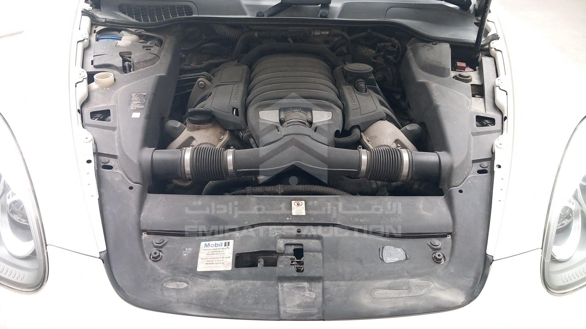 2011 PORSCHE CAYENNE VIN: WP1ZZZ92ZBLA50727