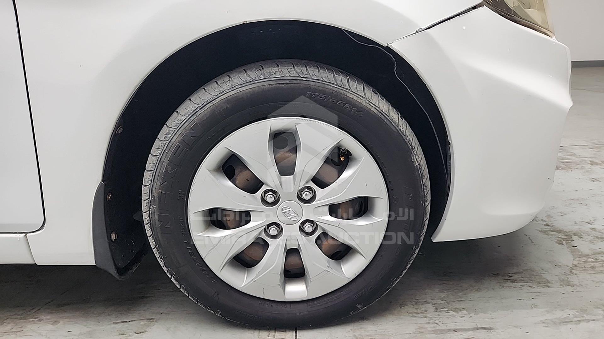2017 HYUNDAI ACCENT VIN: KMHCT41B5HU235733