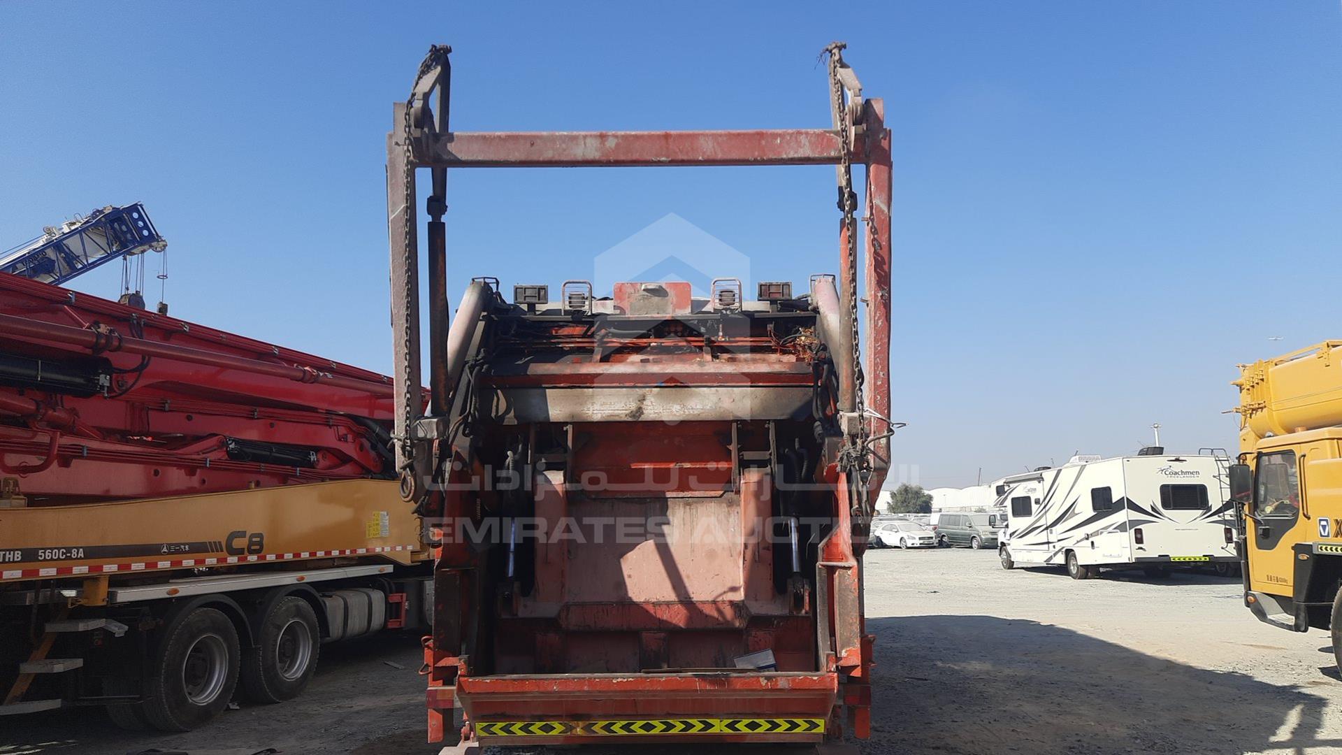2009 MERCEDES ACTROS VIN: WDAKHCAA39L405584