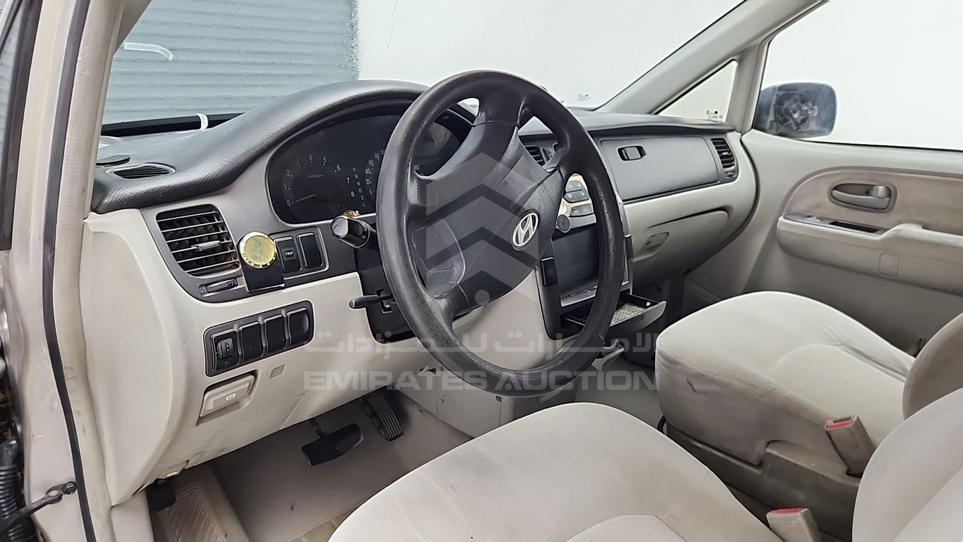 2007 HYUNDAI TRAJET VIN: KMHMG81C07U303668