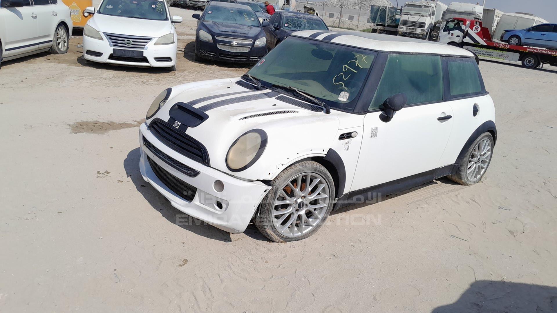 2005 MINI COOPER VIN: WMWRE31005TD29943