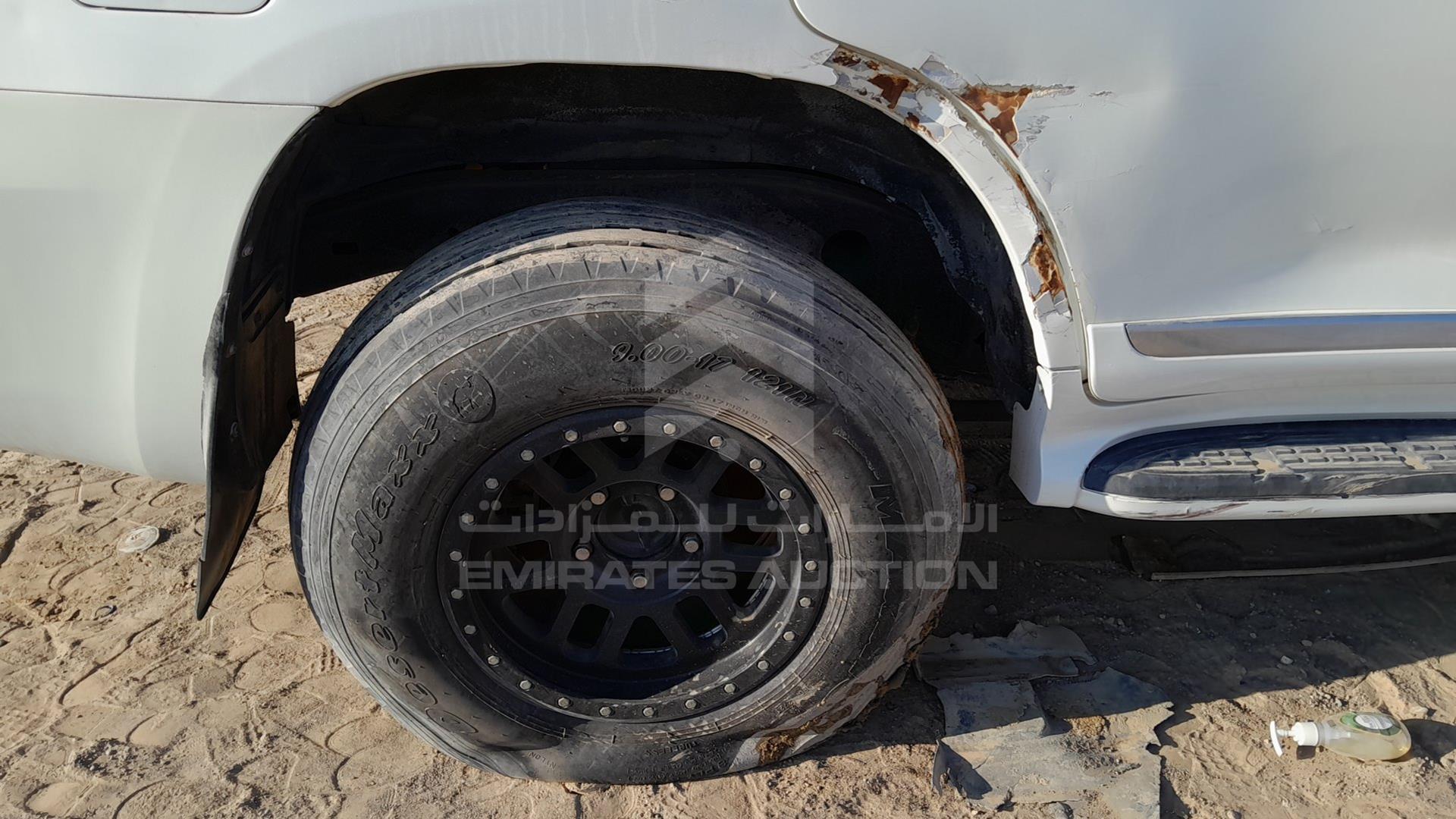 2011 TOYOTA LAND CRUISER VIN: JTMHU09J5B4046244
