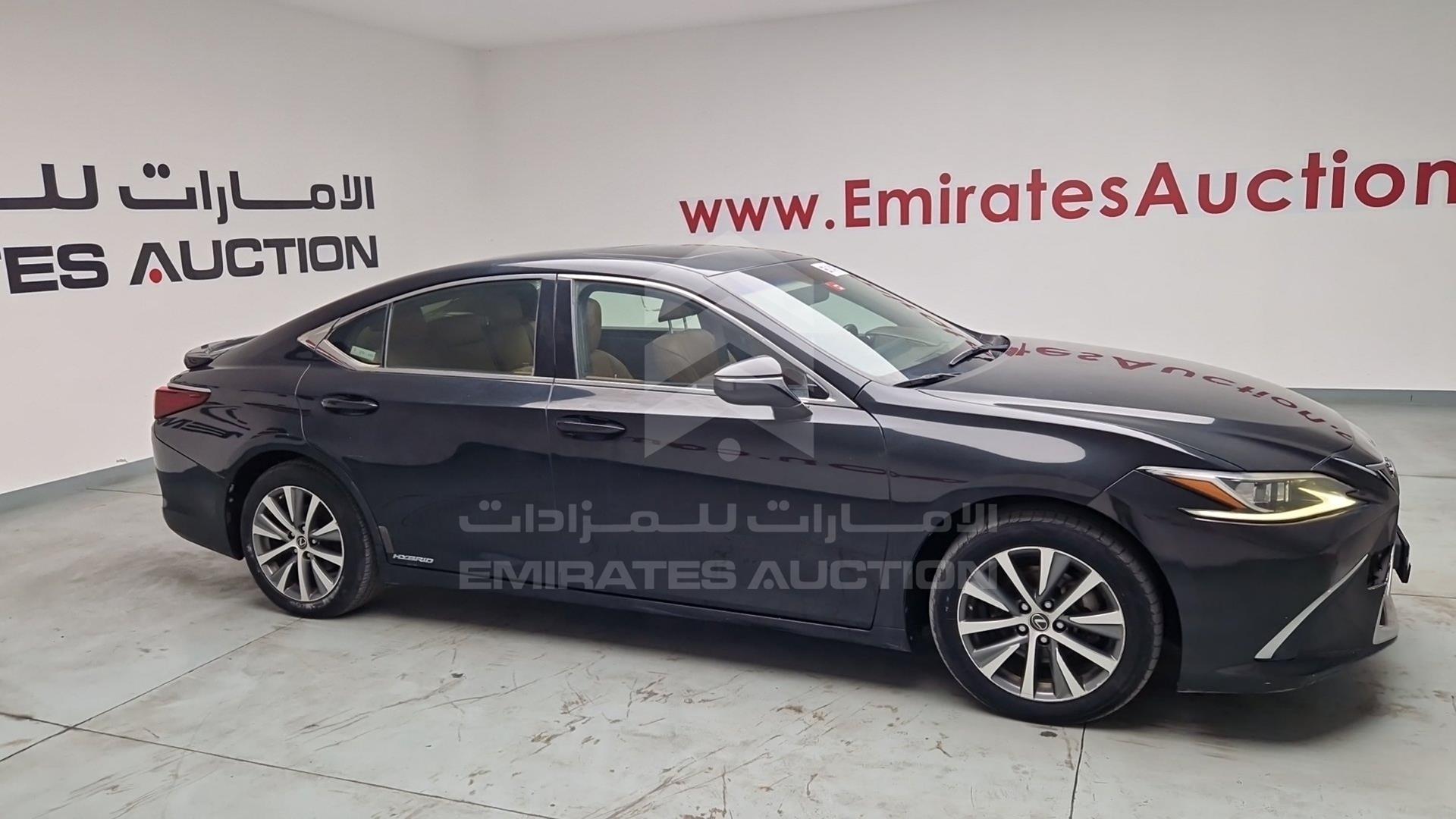 2019 LEXUS ES 300H VIN: JTHB21B11K2011898