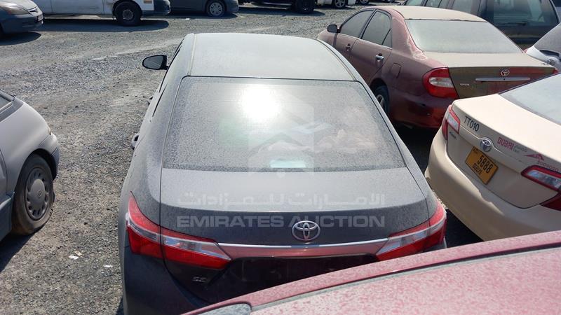 RKLBL9HE7F5236244 Auction: EmiratesAuction Lot: 408508 RKLBL9HE7F5236244 Toyota Corolla 2015 GREY Photo 9