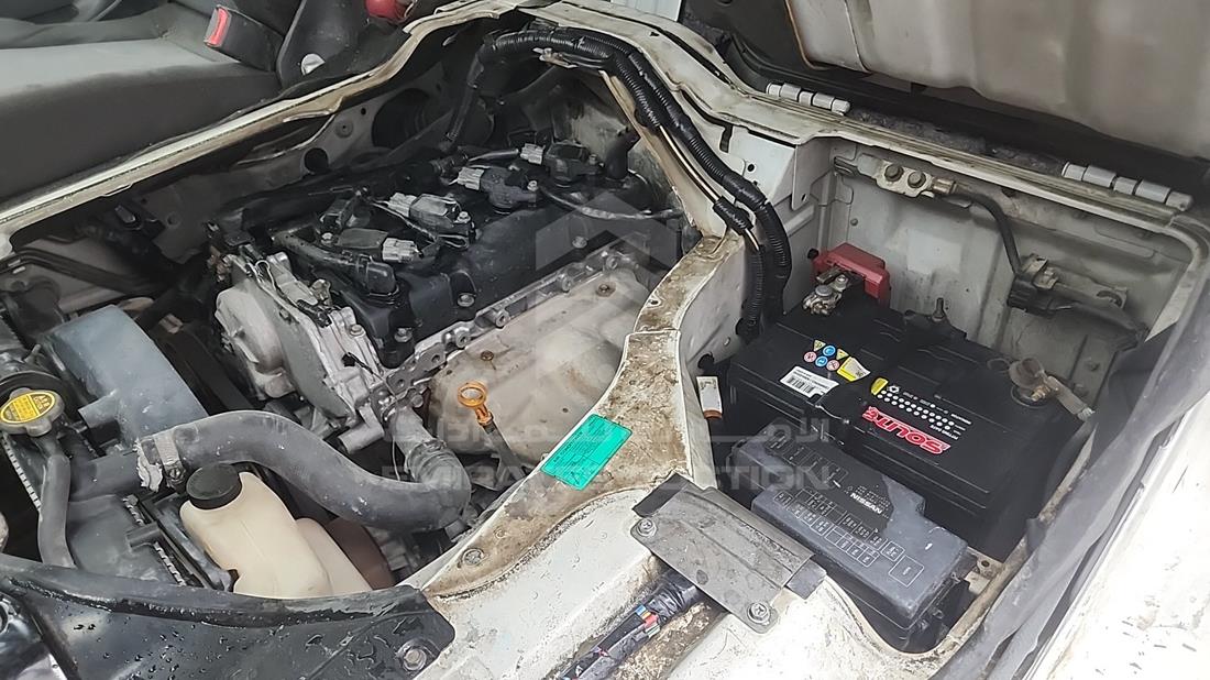 2014 Nissan Urvan — Engine Bay — Photo 23