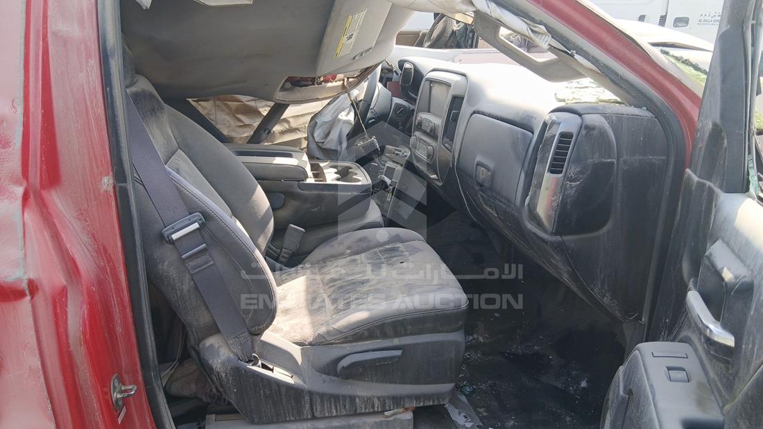 شيفروليه سيلفرادو 2018 — زاوية الراكب الأمامي للمقعد — صورة 21