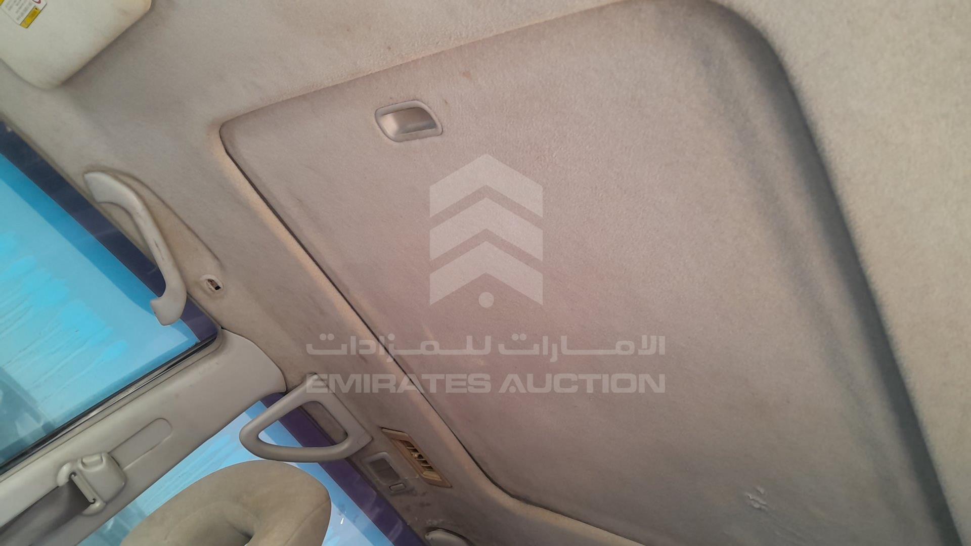 2004 MITSUBISHI PAJERO VIN: JE4MR62R04J702153