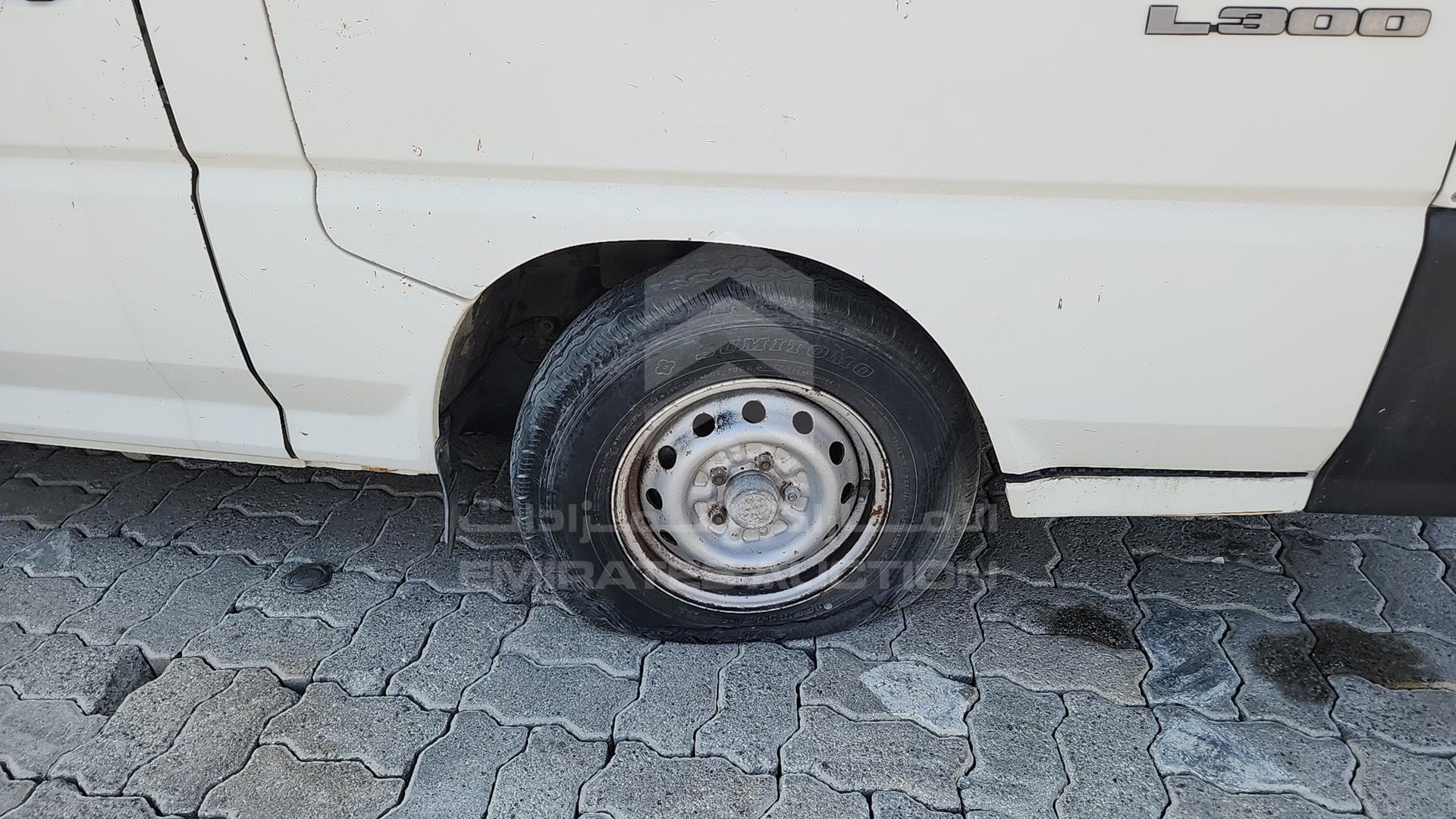 2010 MITSUBISHI L 300 VIN: JMYJNP13VAA700285