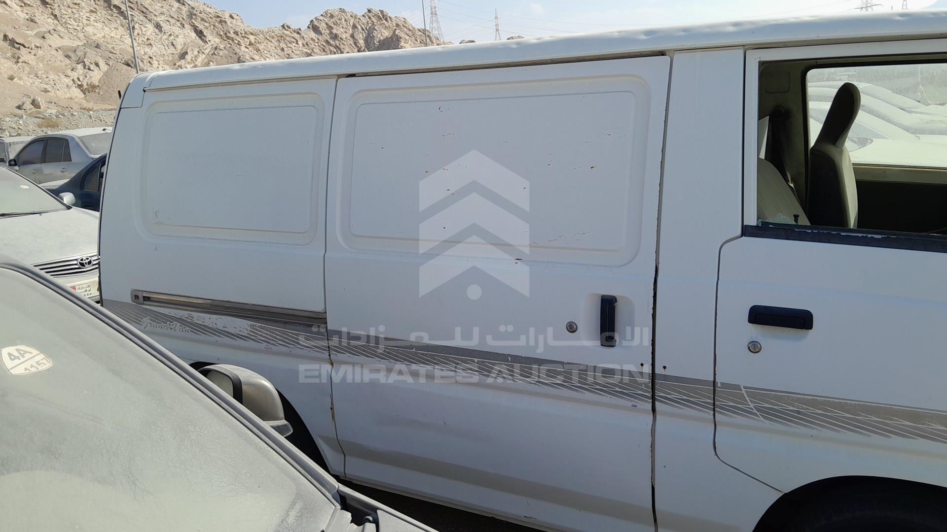 2004 MITSUBISHI L 300 VIN: JMYGNP03V5A770856