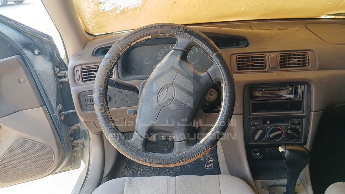1999 Toyota Camry — Steering & Mounted Controls — Photo 15