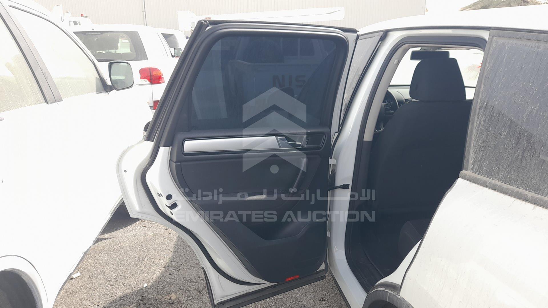 2013 VOLKSWAGEN TOUAREG VIN: WVGBC2BP5DD000334