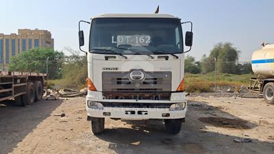 2009 Hino 700
