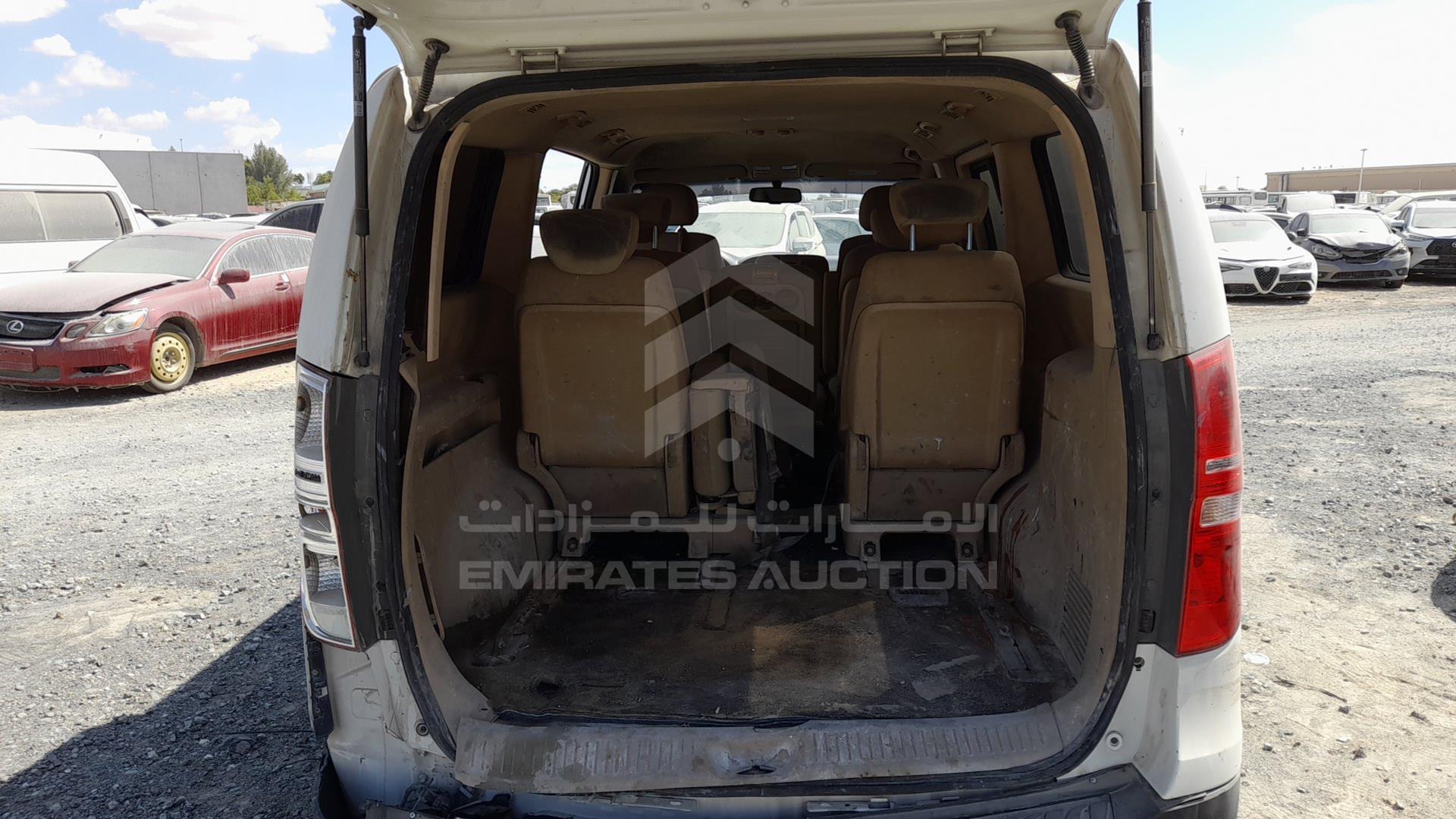 2016 HYUNDAI H1 VIN: KMJWA37R3GU801127