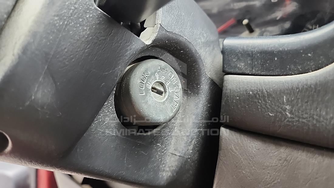 1998 Nissan Pathfinder — Keys — Photo 4