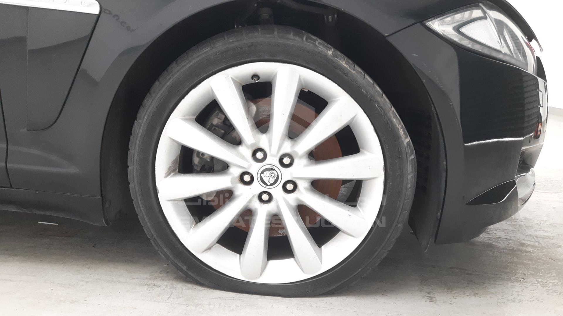 2012 JAGUAR XF VIN: SAJAA06F8CLS37272