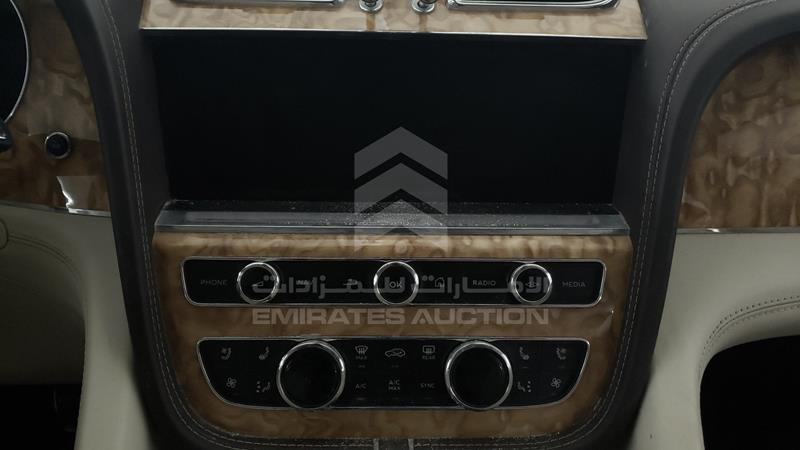 SJAAM2ZV0NC039794 Auction: EmiratesAuction Lot: 405218 SJAAM2ZV0NC039794 Bentley Bentayga 2022 WHITE Photo 14