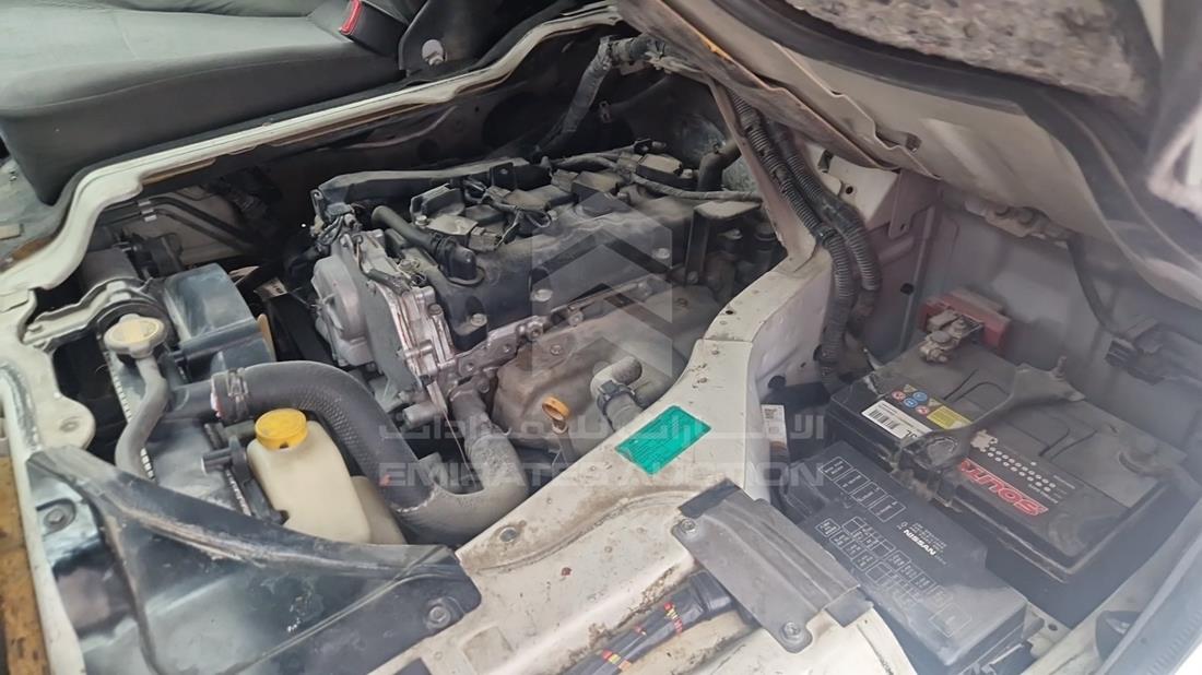 2015 Nissan Urvan — Engine Bay — Photo 22