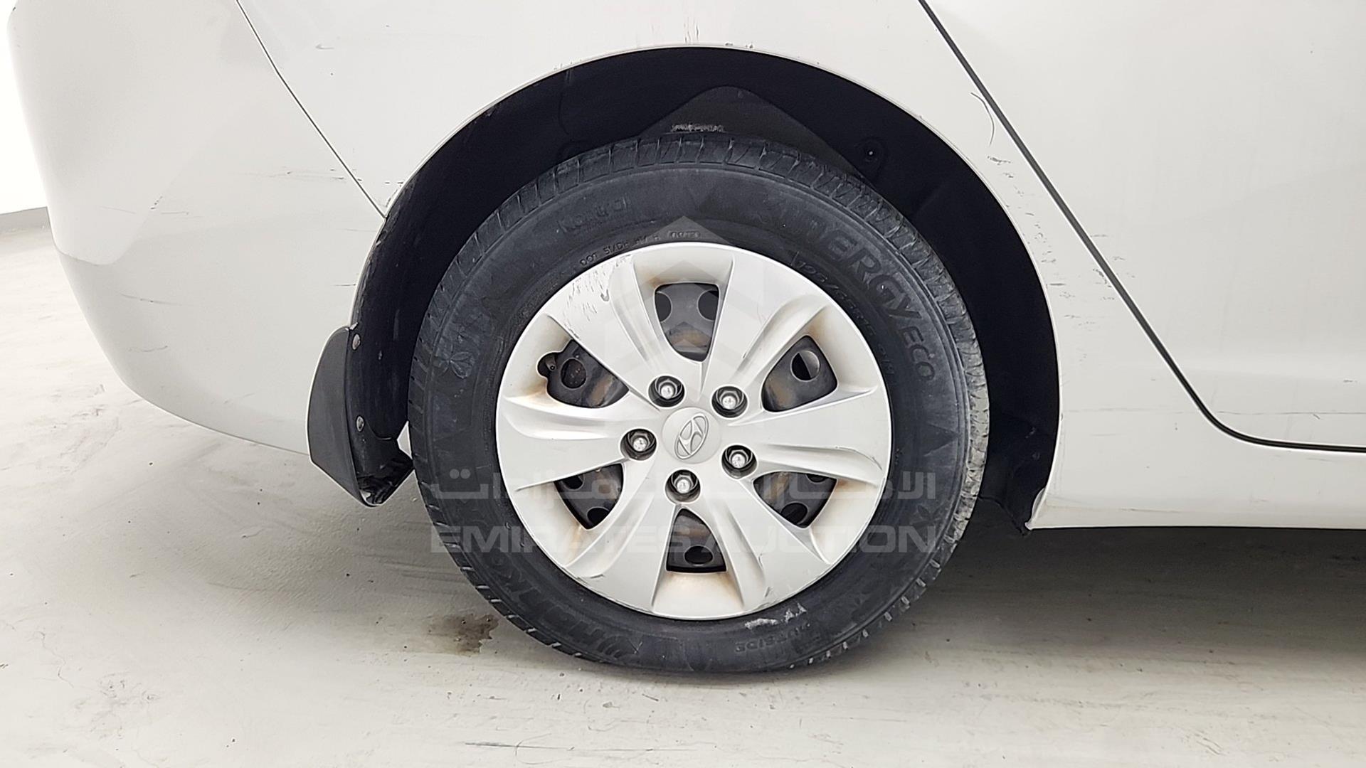 2014 HYUNDAI ELANTRA VIN: KMHDG41C5EU823807