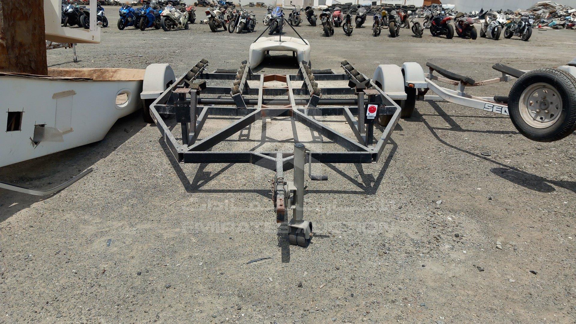 0 TRAILER LOCAL VIN: D102943DXBTRAILER