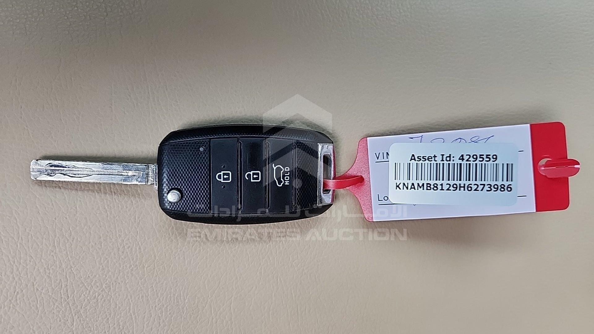 2017 KIA CARNIVAL VIN: KNAMB8129H6273986
