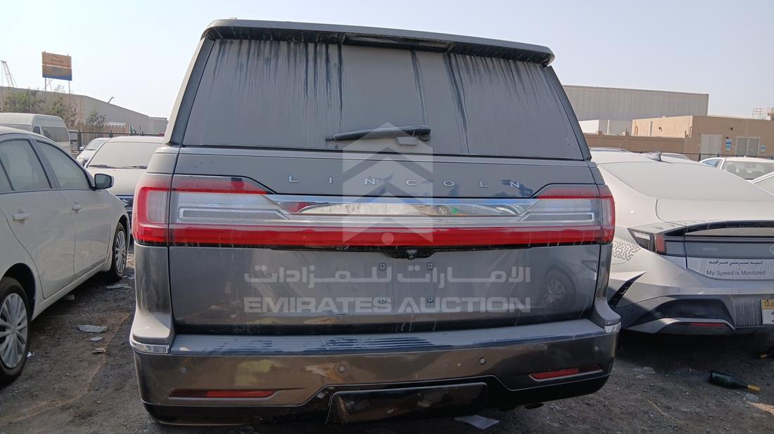 2021 Lincoln Navigator — Rear View — Photo 8