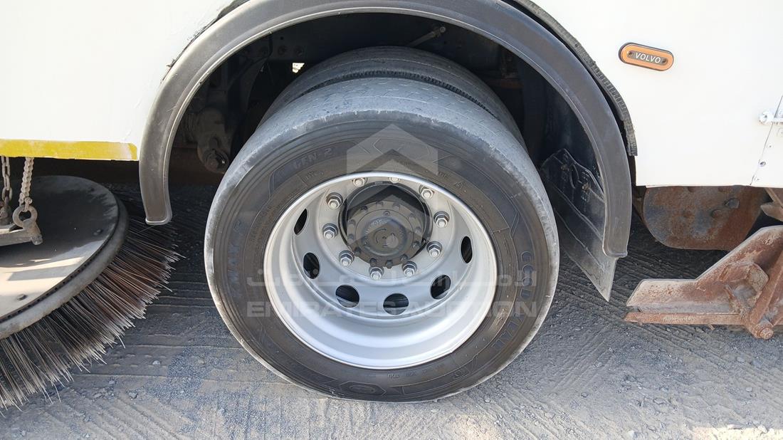 2016 Volvo FL240 — Rear Left Tyre — Photo 46