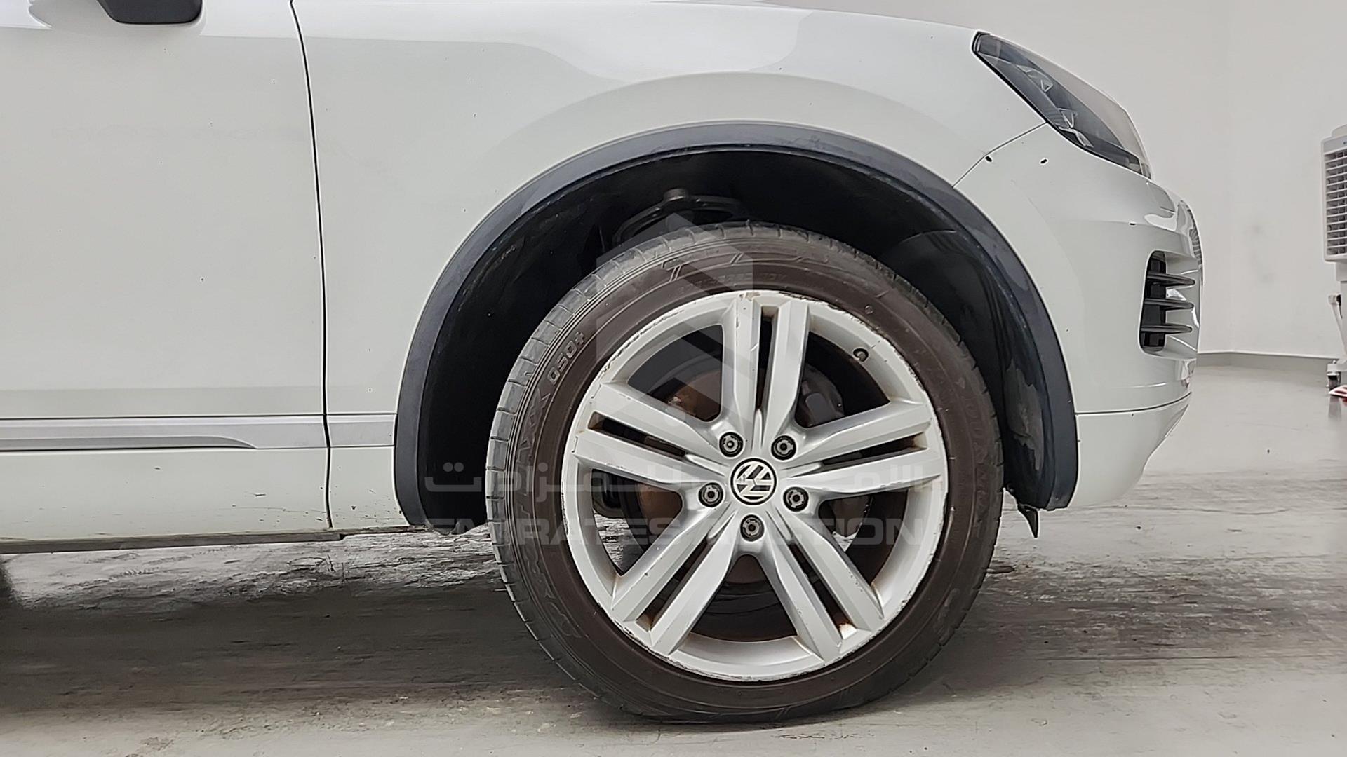 2014 VOLKSWAGEN TOUAREG VIN: WVGBC2BP3ED000124