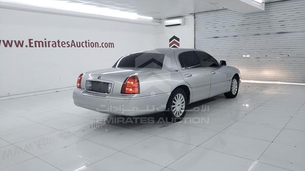Lincoln Town Car 2005 1LNHM82W05Y613957 Image 37