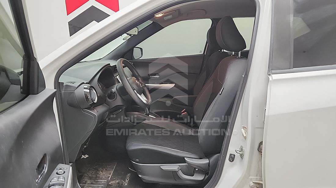 2019 Nissan Kicks — Front Left Driver Seat View — Photo 14
