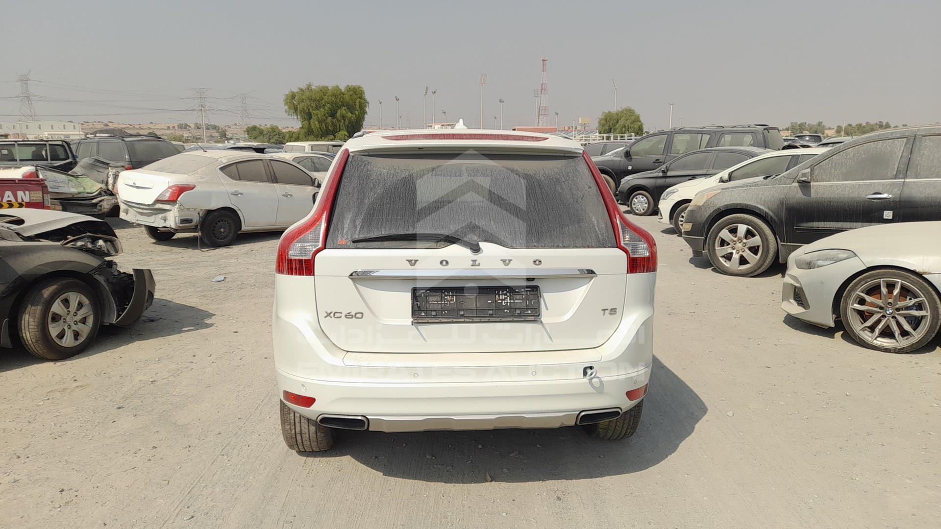 2014 VOLVO XC 60 VIN: YV147HDZ0E2558389