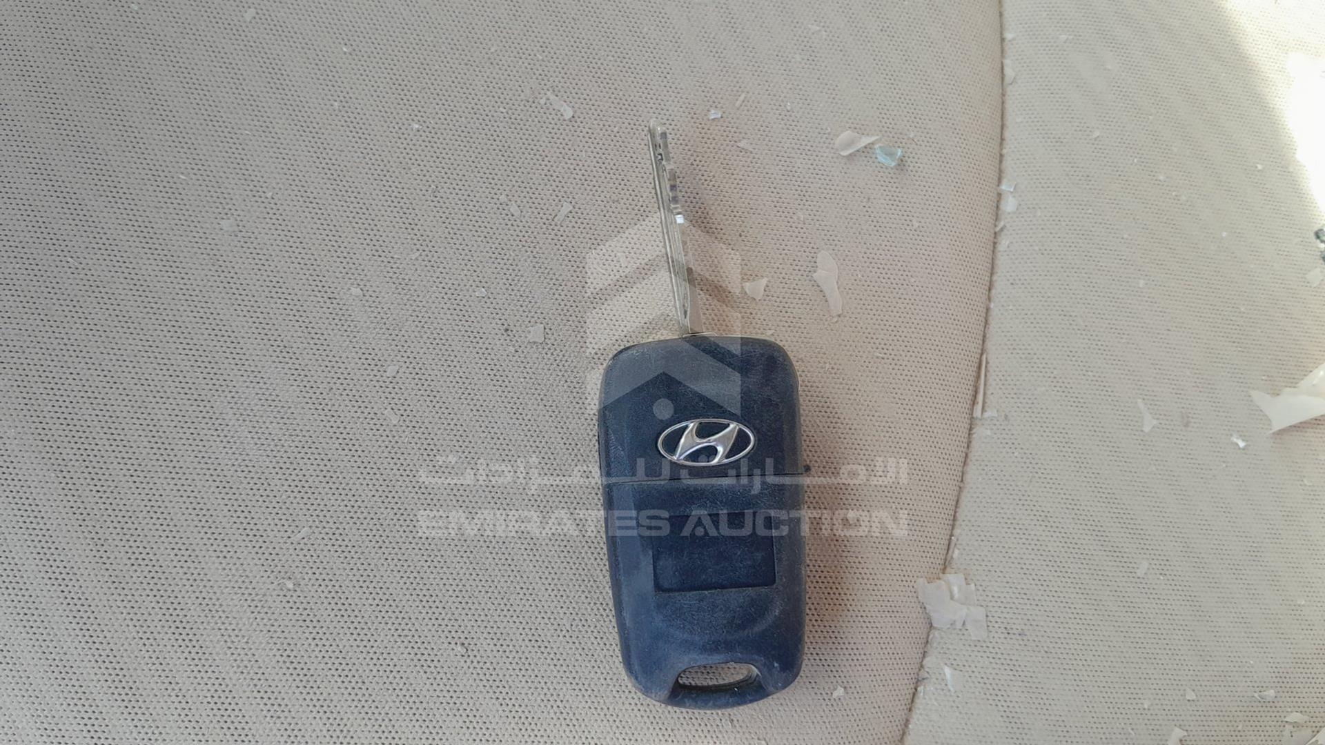 2014 HYUNDAI ELANTRA VIN: KMHDH41E8EU940490