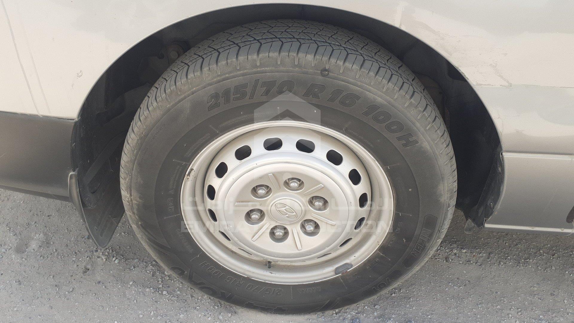 KMJWA37R4DU531093 - 2013 Hyundai H1 - #357801