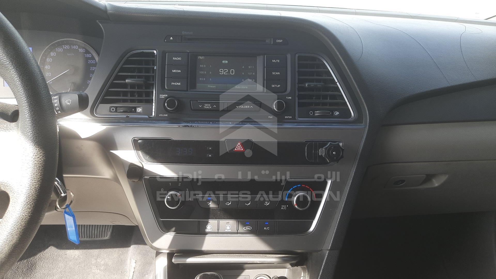 2016 HYUNDAI SONATA VIN: KMHE241G2GA122507