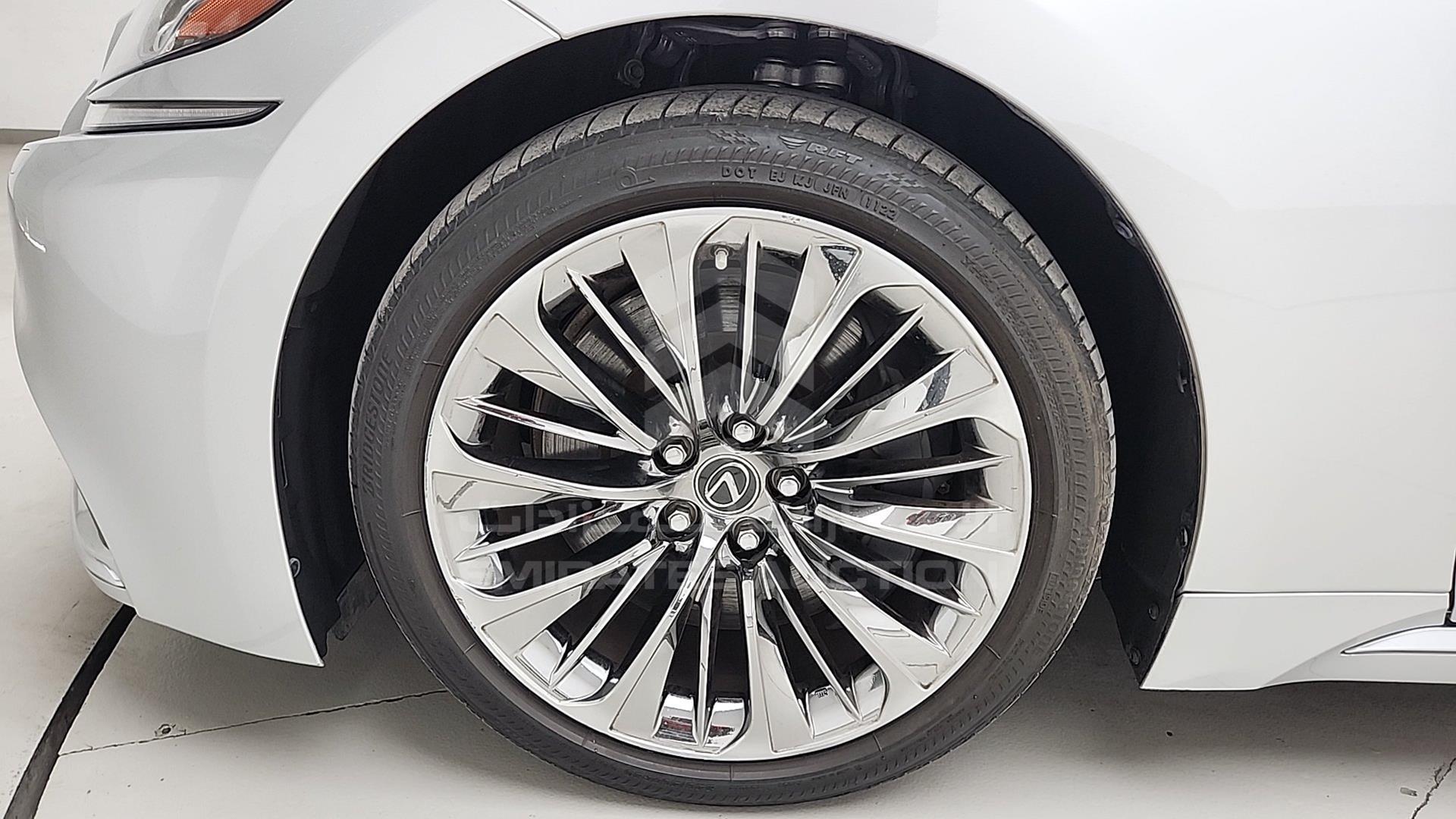 2019 LEXUS LS 500 VIN: JTHB5LFF1K5009818