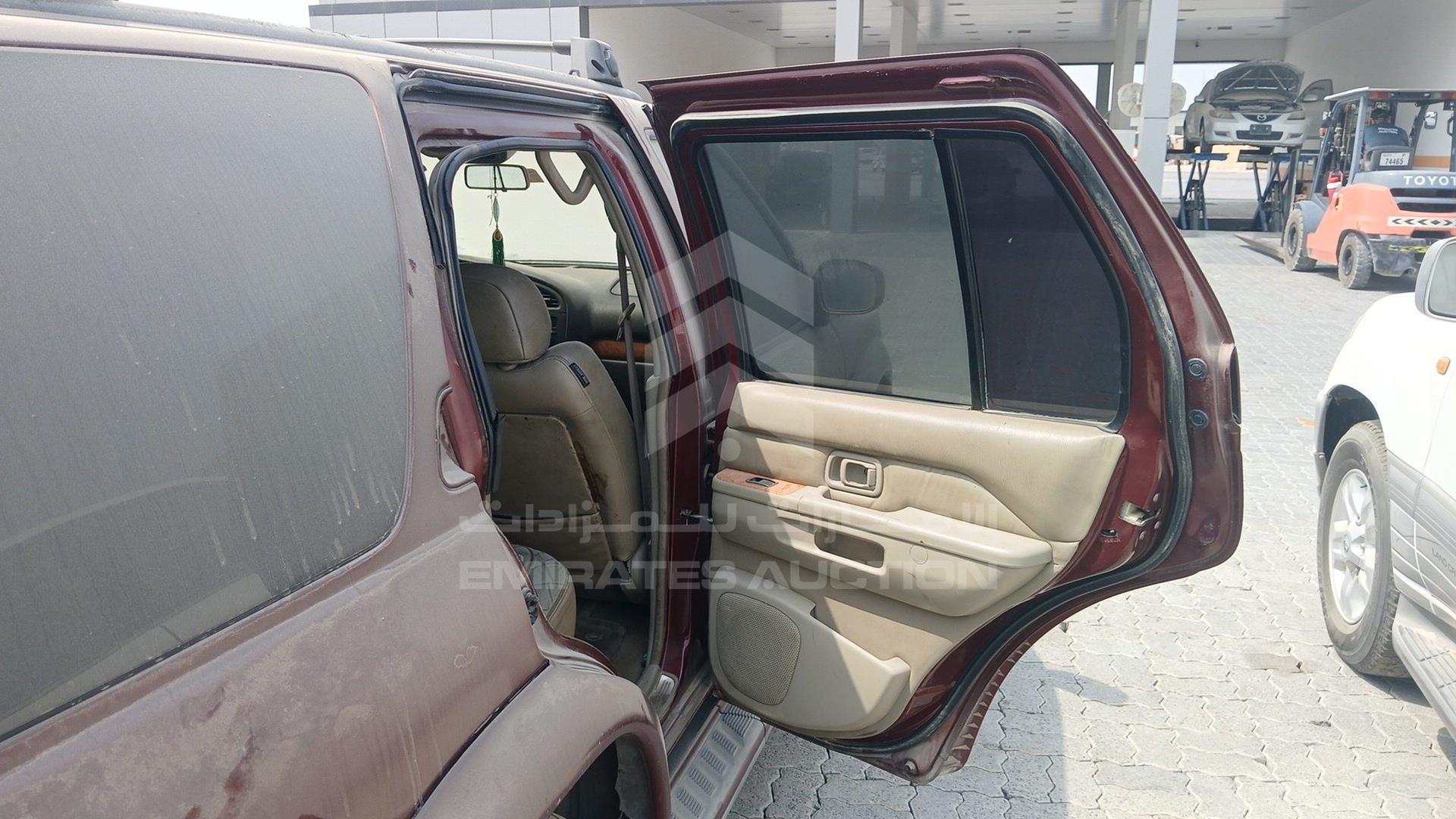 2001 INFINITI QX4 VIN: JNRDR07Y41W100782