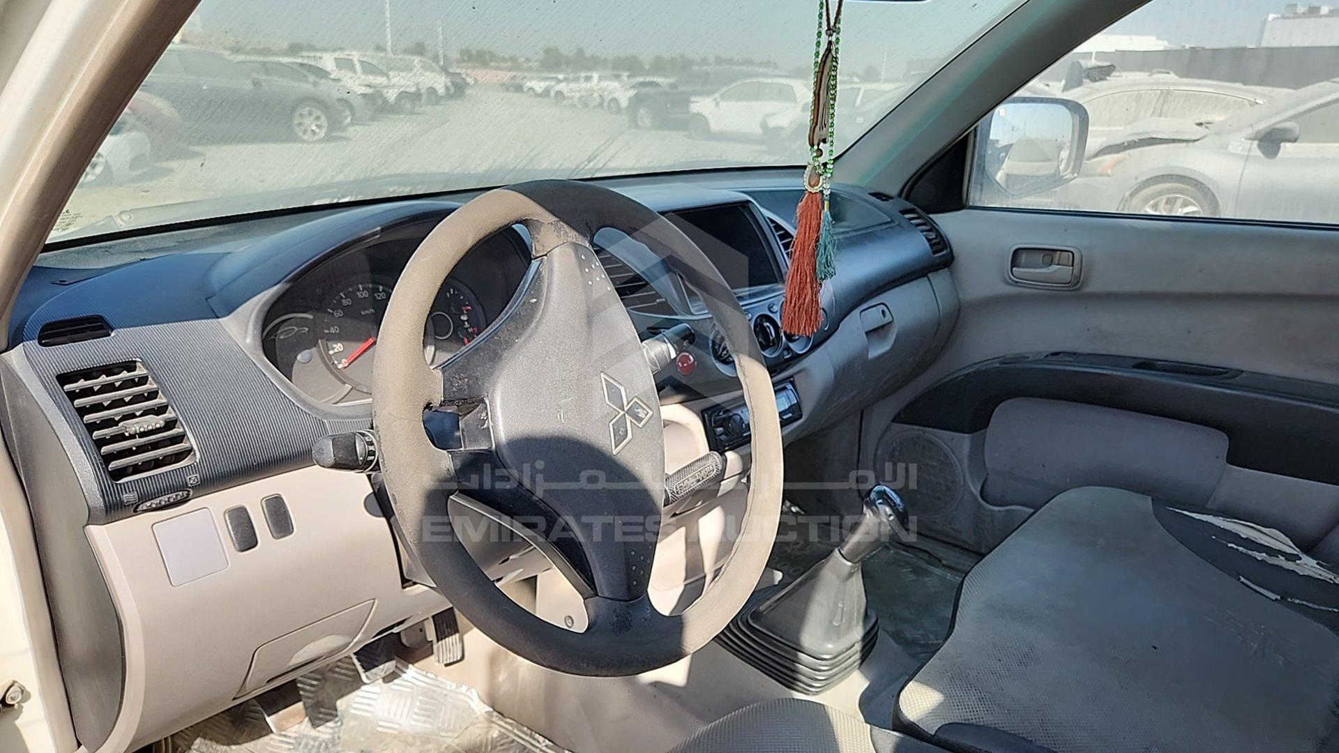 2014 MITSUBISHI L 200 VIN: MMBJNKA50ED004893