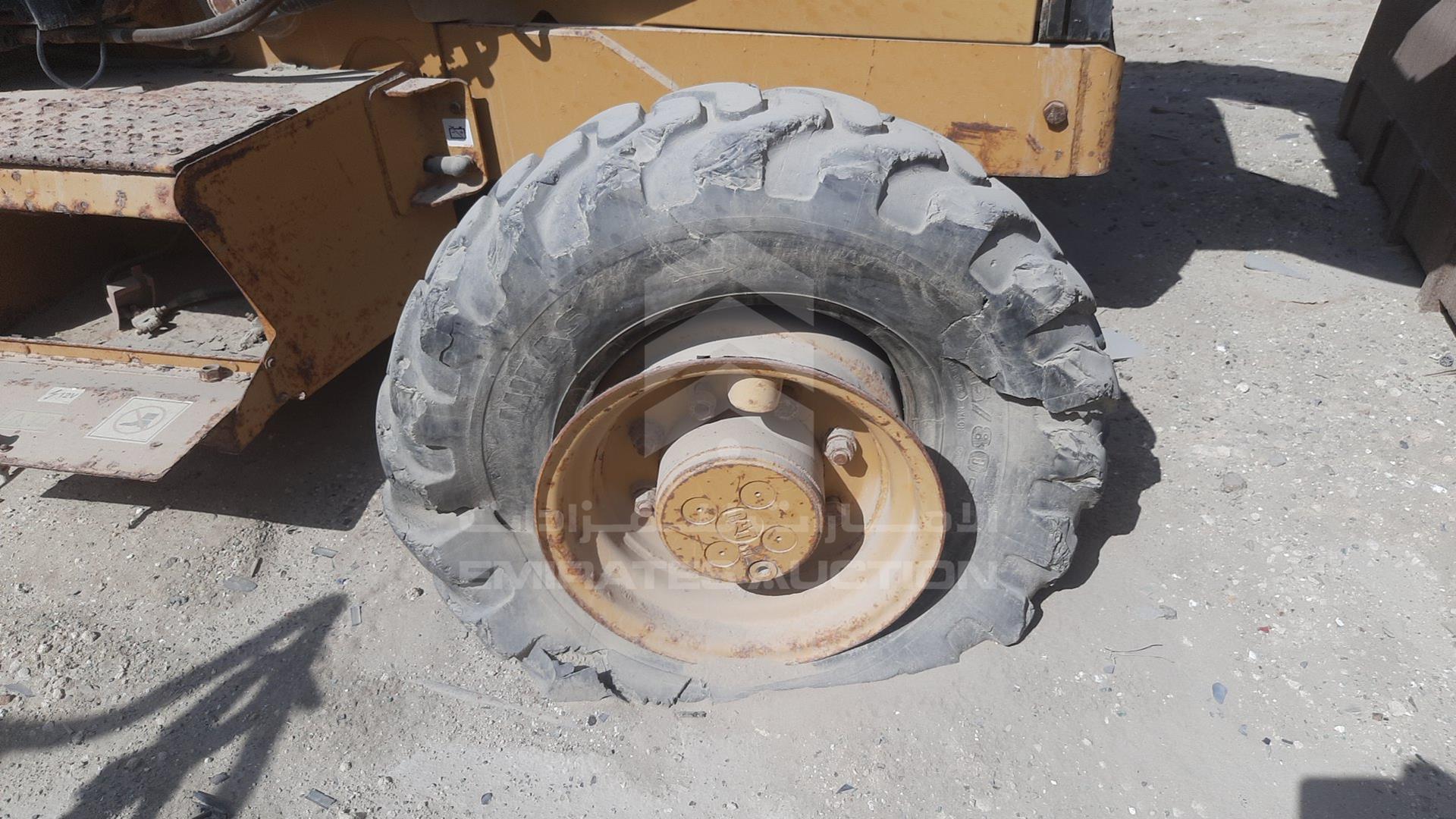 2014 CATERPILLAR 422E VIN: CAT0422ECMAW00836