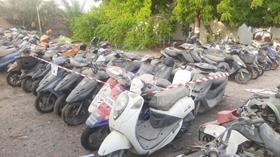 20 Scooter - Scrap without document — Front Left Angle — Photo 4 — Thumbnail