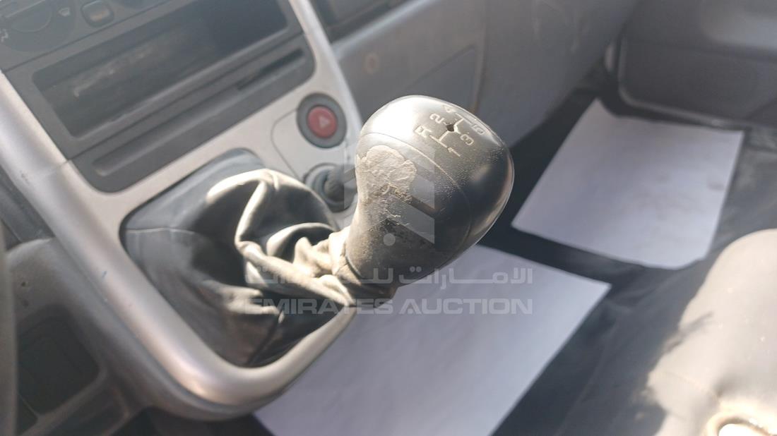 ميتسوبيشي كانتر 2019 — زاوية ناقل الحركة — صورة 18
