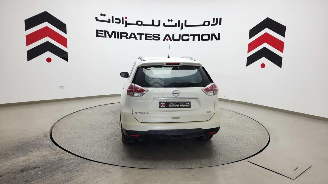 2015 Nissan X-Trail — Rear Left Angle — Photo 8