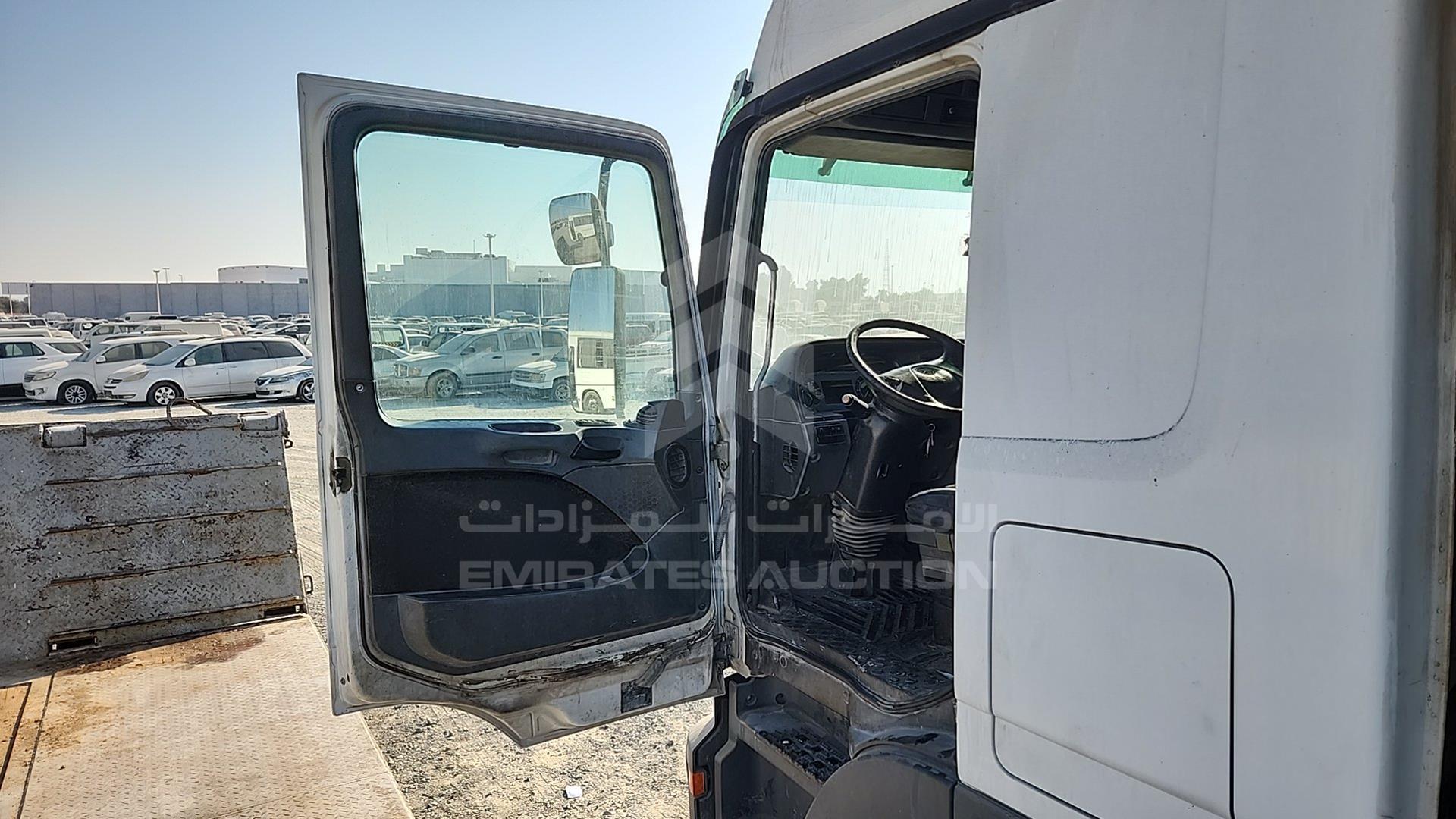 2008 MERCEDES ACTROS VIN: WDAKHCAA98L280332