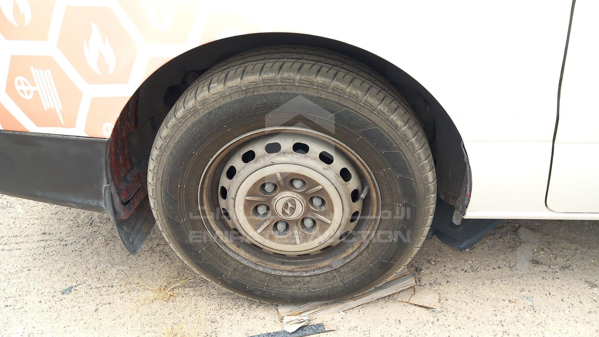 2016 HYUNDAI H1 VIN: KMJWA37R0GU778289