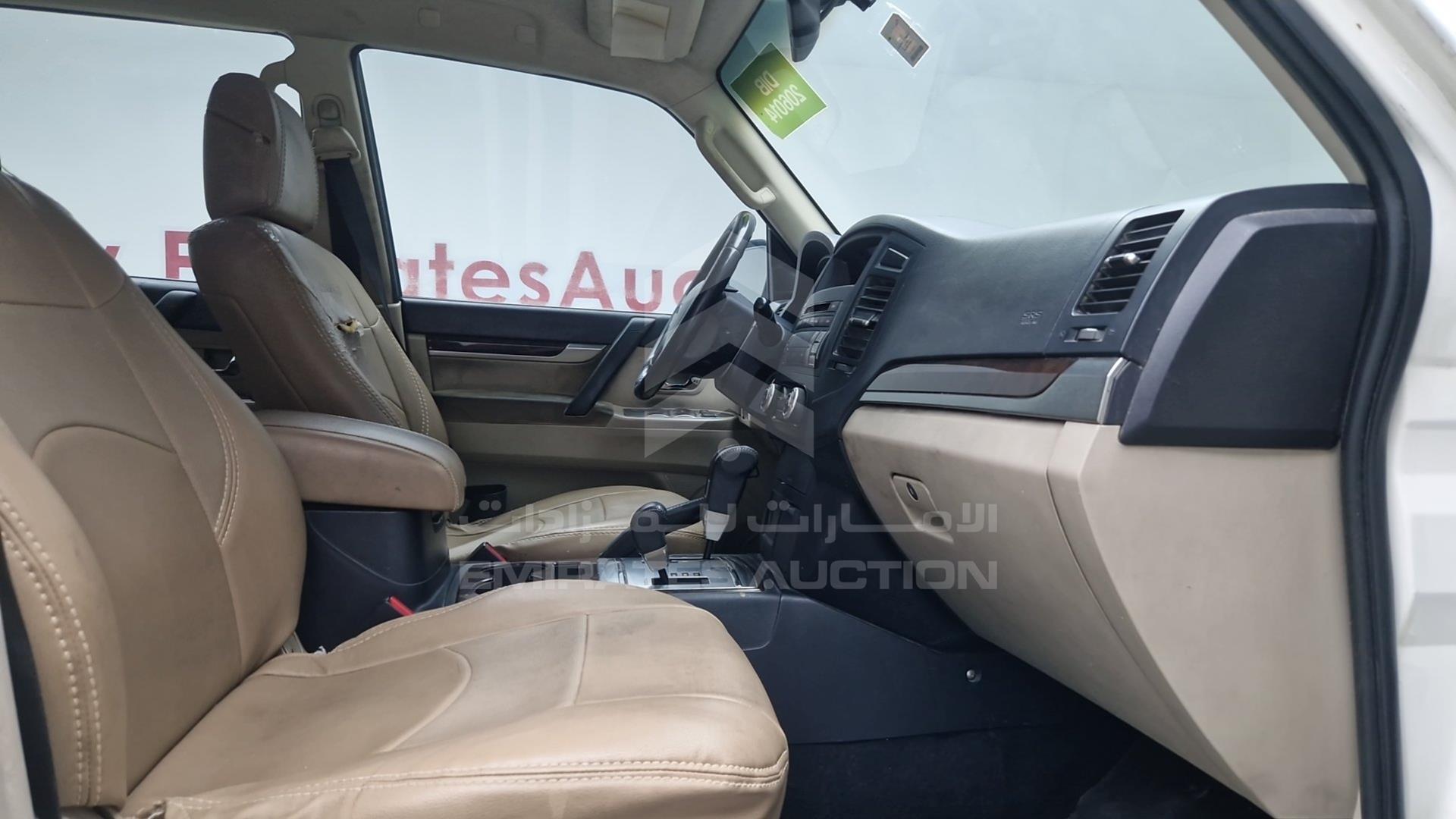 2011 MITSUBISHI PAJERO VIN: JMYLRV95WBJ708816