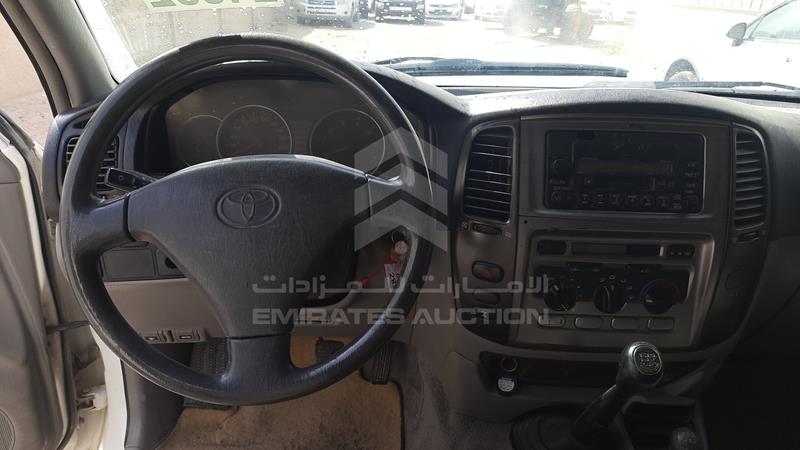 VIN: JTGHJ01J473010873 Auction: EmiratesAuction Lot: 342856 JTGHJ01J473010873 Toyota Land Cruiser 2007 WHITE Photo 13