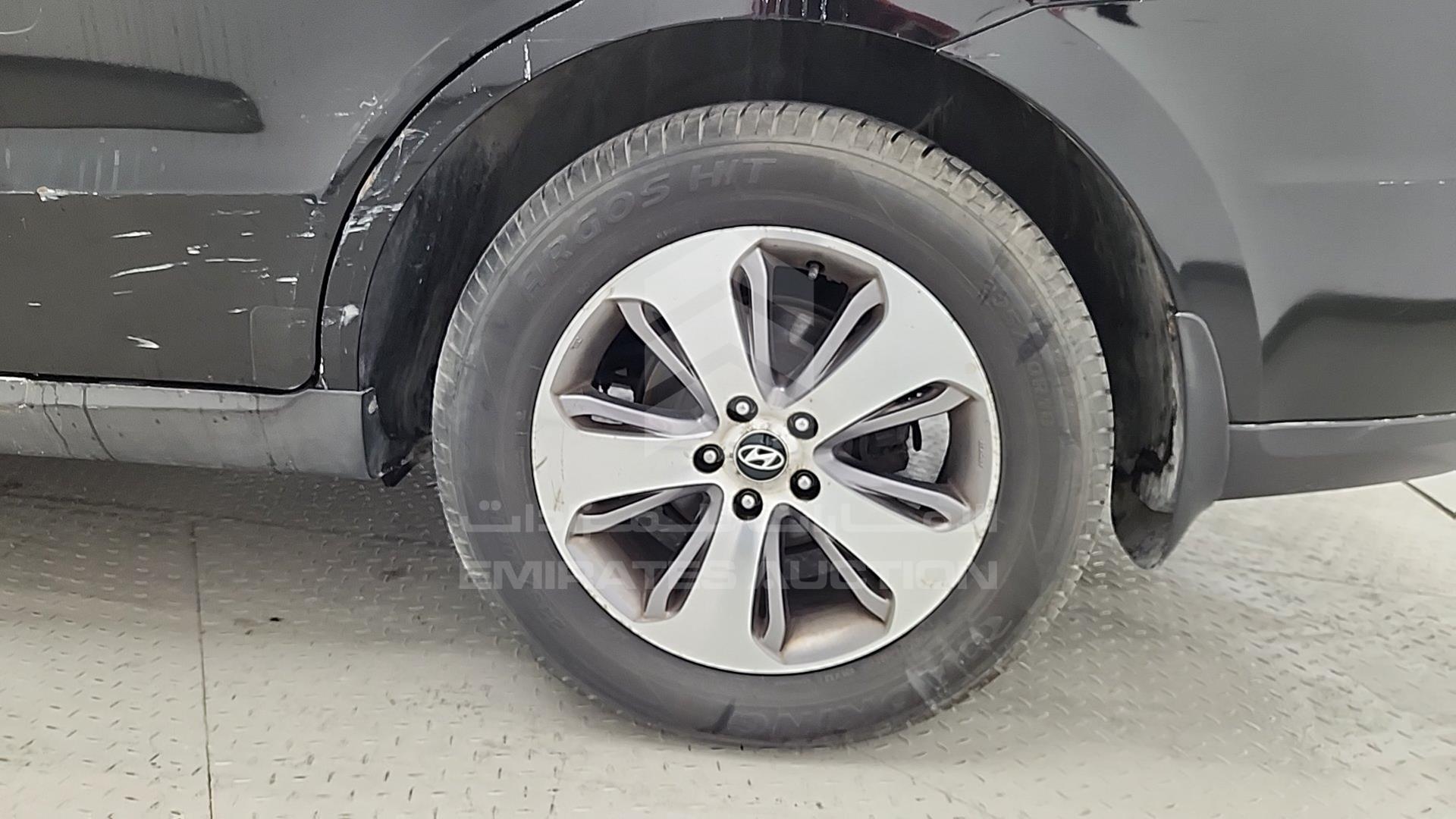 2012 HYUNDAI SANTA FE VIN: KMHSH81G8CU870180